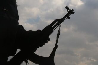 إصابة 6 أشخاص بأعيرة نارية في حفل زفاف بالكرك