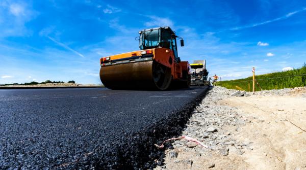 انطلاق أعمال صيانة الطرق بكفالة 2.77 مليون دينار ولمدة 120 يومًا