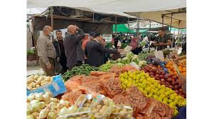 إغلاق مخبز وإنذارات لمحال تجارية في عجلون لعدم التزامها بالاشتراطات الصحية