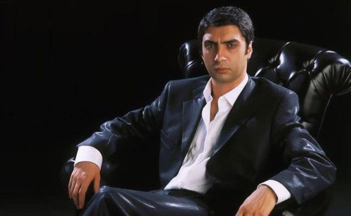 يحيى الزعبي يظهر إلى جانب مراد علمدار في صورة متداولة