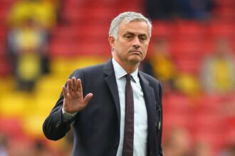 بنفيكا يعلن عودة جوزيه مورينيو بعد 21 عاماً