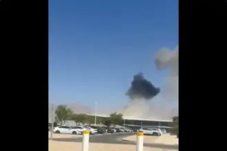 عاجل | إصابة إسرائيليين جراء سقوط مسيّرة يمنية داخل مطار رامون