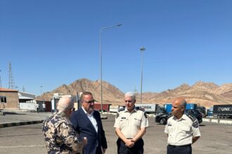 وزير المالية الدكتور عبدالحكيم الشبلي يقوم بزيارة تفقدية لمركز جمرك العقبة