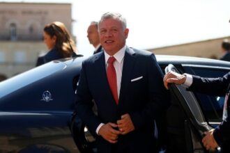 عاجل | الملك يغادر أرض الوطن متجهاً إلى أبوظبي في زيارة عمل