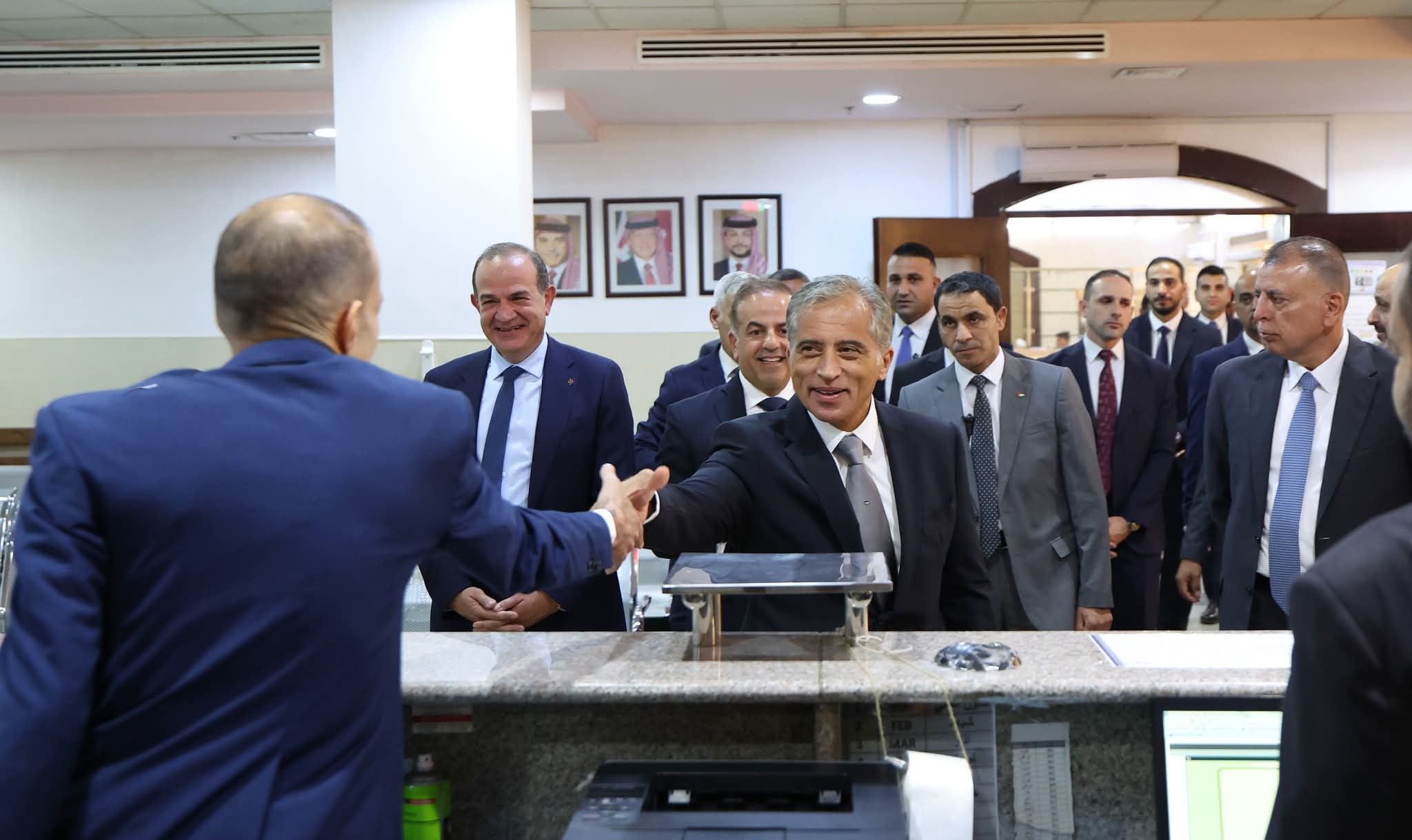عاجل | جعفر حسان يطلع على واقع خدمات دائرة الأحوال المدنية