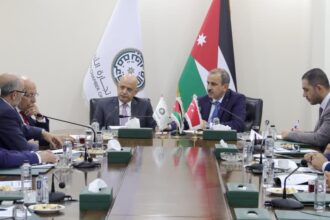 الحاج توفيق: يدعو لزيادة الاستثمارات التركية مع انطلاق مشاريع رؤية التحديث الاقتصادي