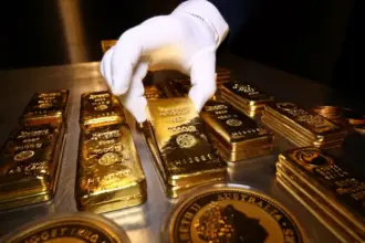 استقرار اسعار الذهب عالميا قرب مستويات قياسية