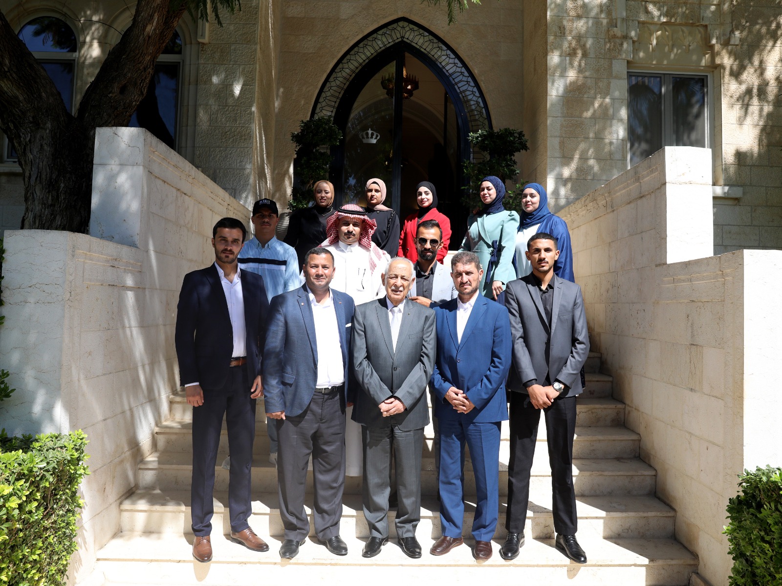 عاجل | العيسوي: حكمة الملك وقيادته رسخت مكانة الأردن وصوته المدافع عن قضايا أمته
