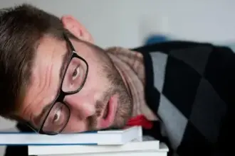 التعب المستمر .. هل له أسباب بيولوجية؟