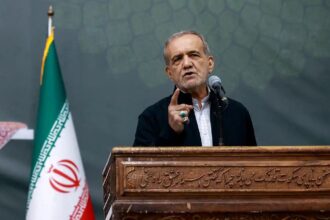 الرئيس الإيراني يؤكد ثبات بلاده في وجه التحديات والتهديدات الخارجية