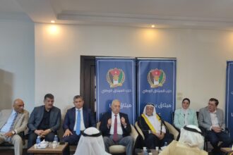 "الميثاق الوطني" يلتقي شيوخ ووجهاء المخيمات ويُشيد بمواقف جلالة الملك