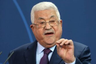 الرئيس الفلسطيني: التحضيرات جارية للانتخابات و”حماس” مطالبة بتسليم سلاحها