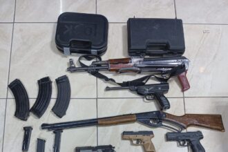 عاجل | ضبط خلية مخدرات من 14 شخصاً بحوزتهم حشيش وكوكايين