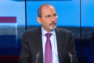 الصفدي يشارك في اجتماع التحالف الدولي لحل الدولتين