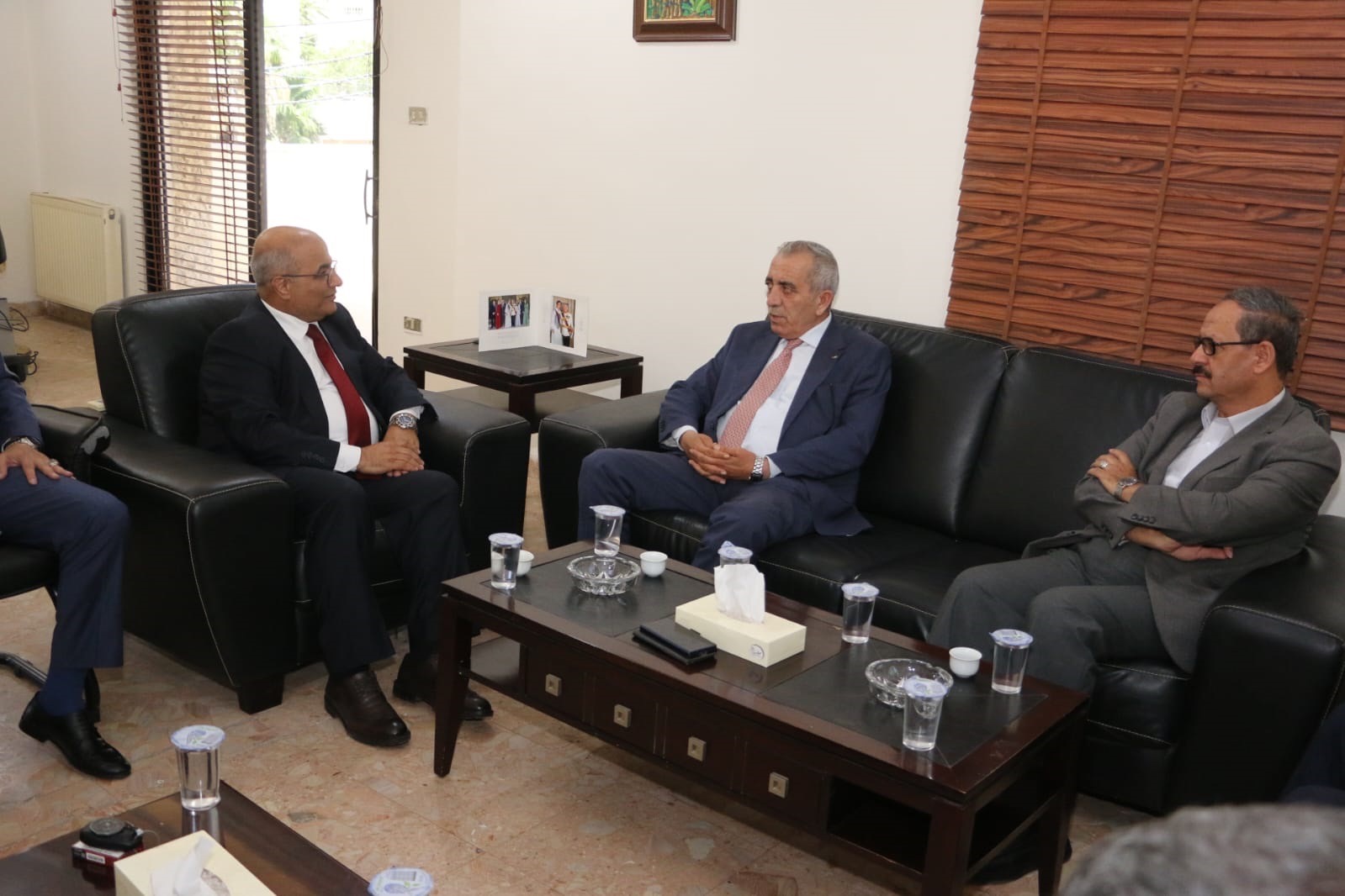 وزير الثقافة ونقيب الصحفيين يبحثان تعزيز التعاون المشترك