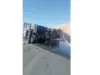 تدهور "تريلا" يغلق المسرب الأيسر على طريق النقب باتجاه عمّان