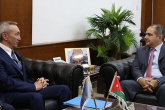 الأردن وكازاخستان تبحثان تعزيز التعاون الاقتصادي والاستثماري