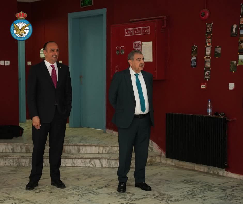 أكاديمية الطيران الملكية وكلية الملكة نور الفنية تكرّمان الدكتور الطيار محمد الخوالدة في حفل وداع رسمي