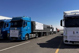 الهيئة الخيرية الأردنية وقطر تطلقان قافلة مساعدات غذائية إلى سوريا