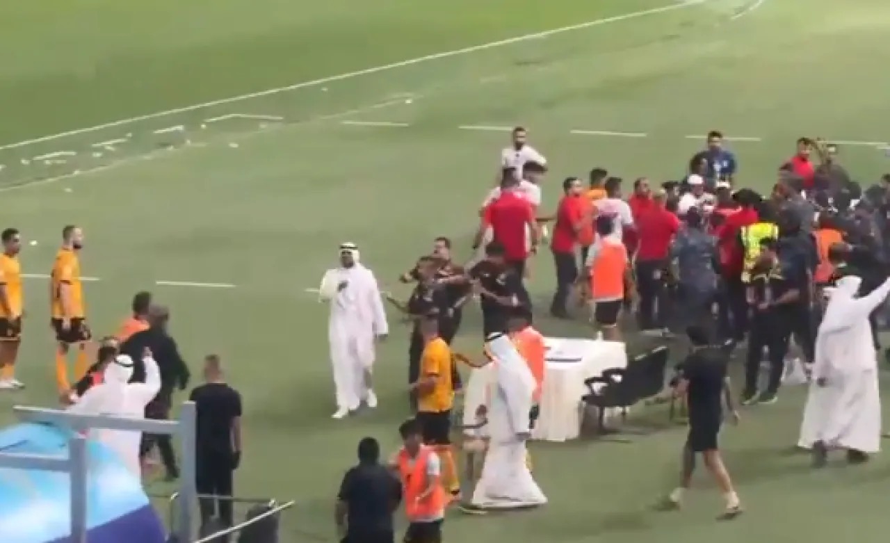 اشتباكات وفوضى بعد مباراة القادسية والكويت في الدوري الكويتي