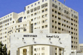 بالاسماء .. وزارة الصحة تفصل موظفين لتغيبهم المستمر دون عذر