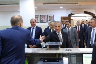 عاجل | جعفر حسان يطلع على واقع خدمات دائرة الأحوال المدنية