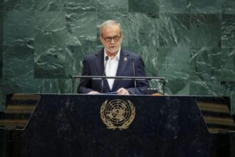 الرئيس الإيراني يؤكد رفض بلاده السعي لامتلاك أسلحة نووية