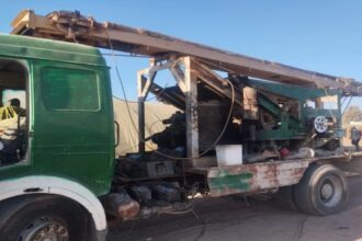 ضبط حفارة واعتداء على خط مياه رئيسي في الرمثا