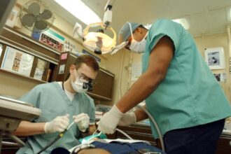 طالبان تحظر علاج النساء على أيدي أطباء أسنان رجال في قندهار