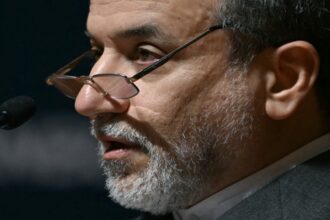 إيران تتهم الترويكا الأوروبية والولايات المتحدة