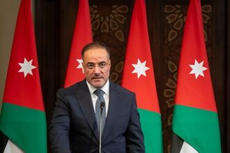 وزير المالية يتفقد جمرك العقبة