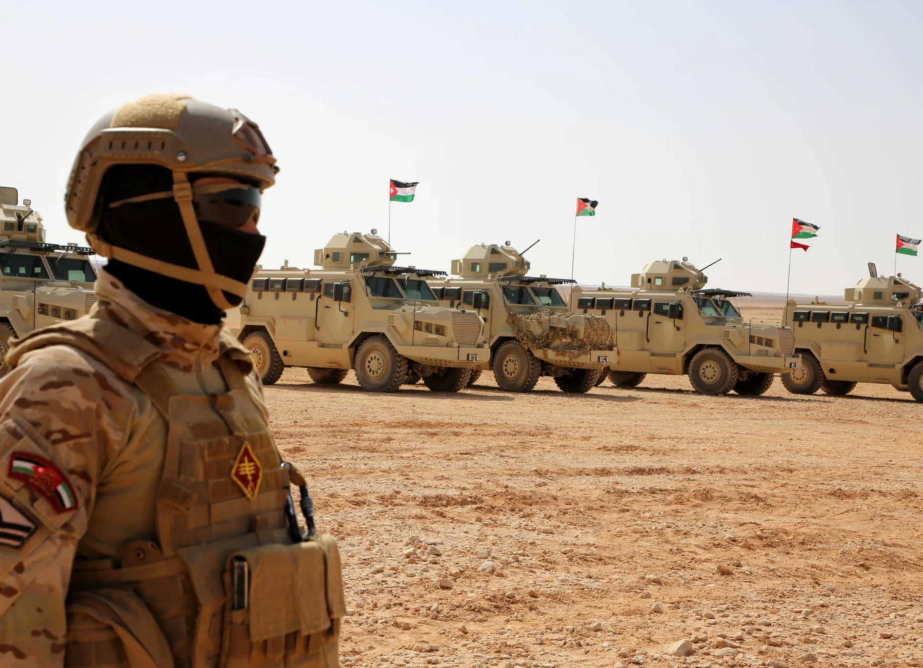 الجيش يحبط محاولة تسلل ويوقف شخصين على الحدود الشمالية