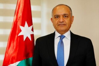 الأردن يؤكد دعمه للجهود العربية لحل الأزمات وتعزيز القضية الفلسطينية في مجلس جامعة الدول العربية