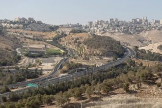 استطلاع إسرائيلي: غالبية وزراء الحكومة يؤيدون “فرض السيادة” على الضفة الغربية