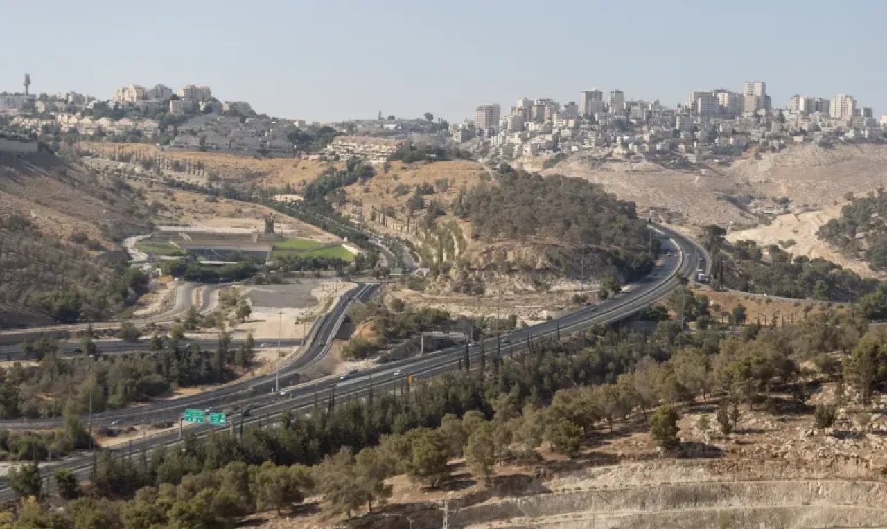 استطلاع إسرائيلي: غالبية وزراء الحكومة يؤيدون “فرض السيادة” على الضفة الغربية