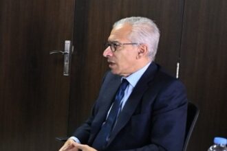 لبنان بين الأزمات وفرص التعافي: وزير الاقتصاد يتحدث عن مؤشرات إيجابية ورؤية للإصلاح