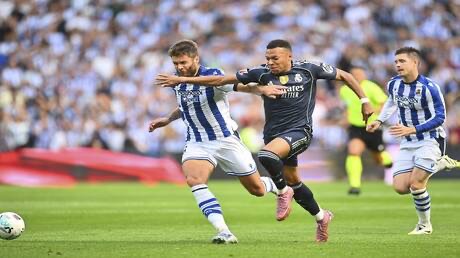 ريال مدريد يهزم سوسييداد بعشرة لاعبين وينفرد بصدارة الدوري الإسباني