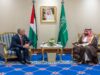 الملك وولي العهد السعودي يبحثان العلاقات الثنائية ومستجدات المنطقة