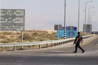 هجوم معبر الكرامة رد فعل عاطفي على جرائم إسرائيل في غزة