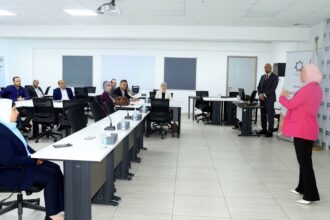معهد الإدارة العامة يعقد جلسة توجيهية