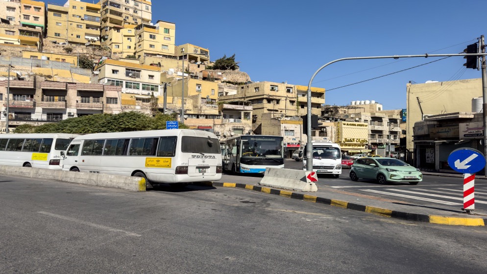 وزير الأشغال يتفقد مشروع طريق خدمات جديد