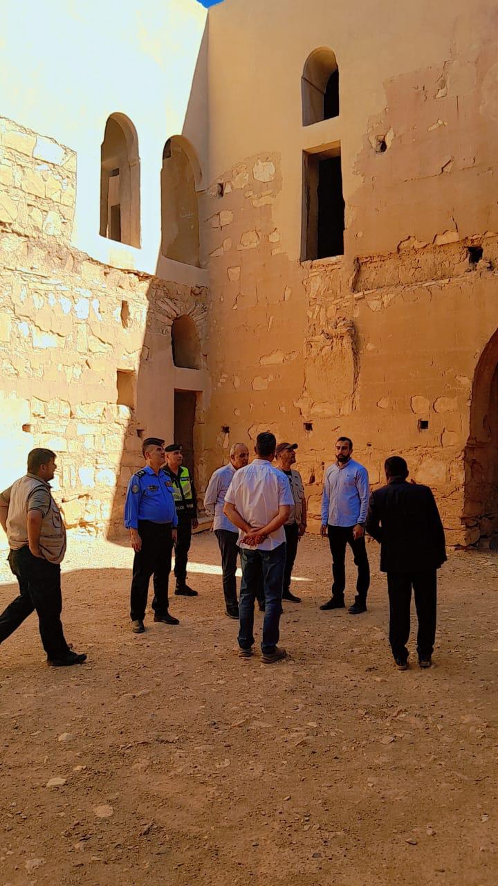 وزير السياحة يزور المواقع الأثرية في محافظة الزرقاء