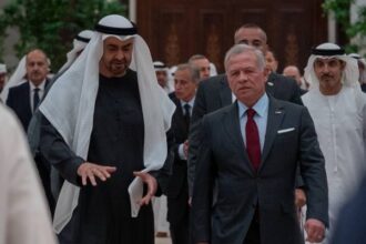 جلالة الملك ورئيس دولة الإمارات يبحثان العلاقات الأخوية والتطورات الإقليمية