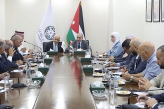 لجنة مشتركة بين وزارة الإدارة المحلية وغرفة تجارة الأردن لمتابعة وحل قضايا القطاع