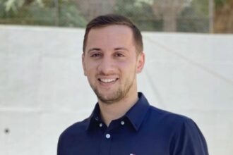 د. بزبز يكتب ..دور المعلّم الأردني في غرس القيم والاتجاهات والاستخدام الأمثل لوسائل التواصل الاجتماعي.