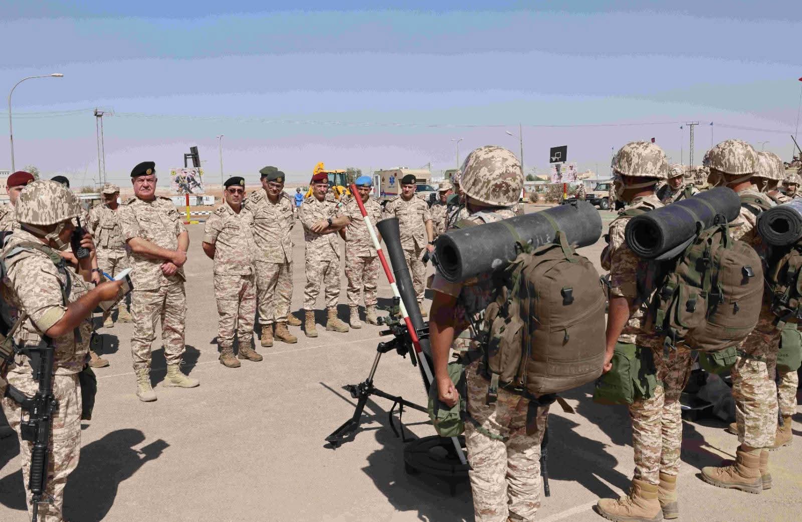 رئيس هيئة الأركان المشتركة يزور قيادة المنطقة العسكرية الوسطى