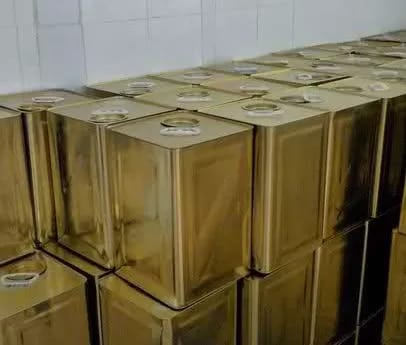 ضبط 30 تنكة زيت زيتون مغشوش في الكرك