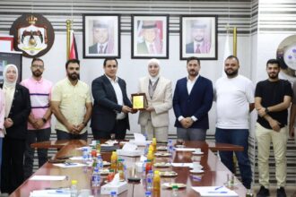 وزيرة التنمية الاجتماعية تلتقي مدير وأعضاء مؤسسة محافظتي للعمل التطوعي والتدريب