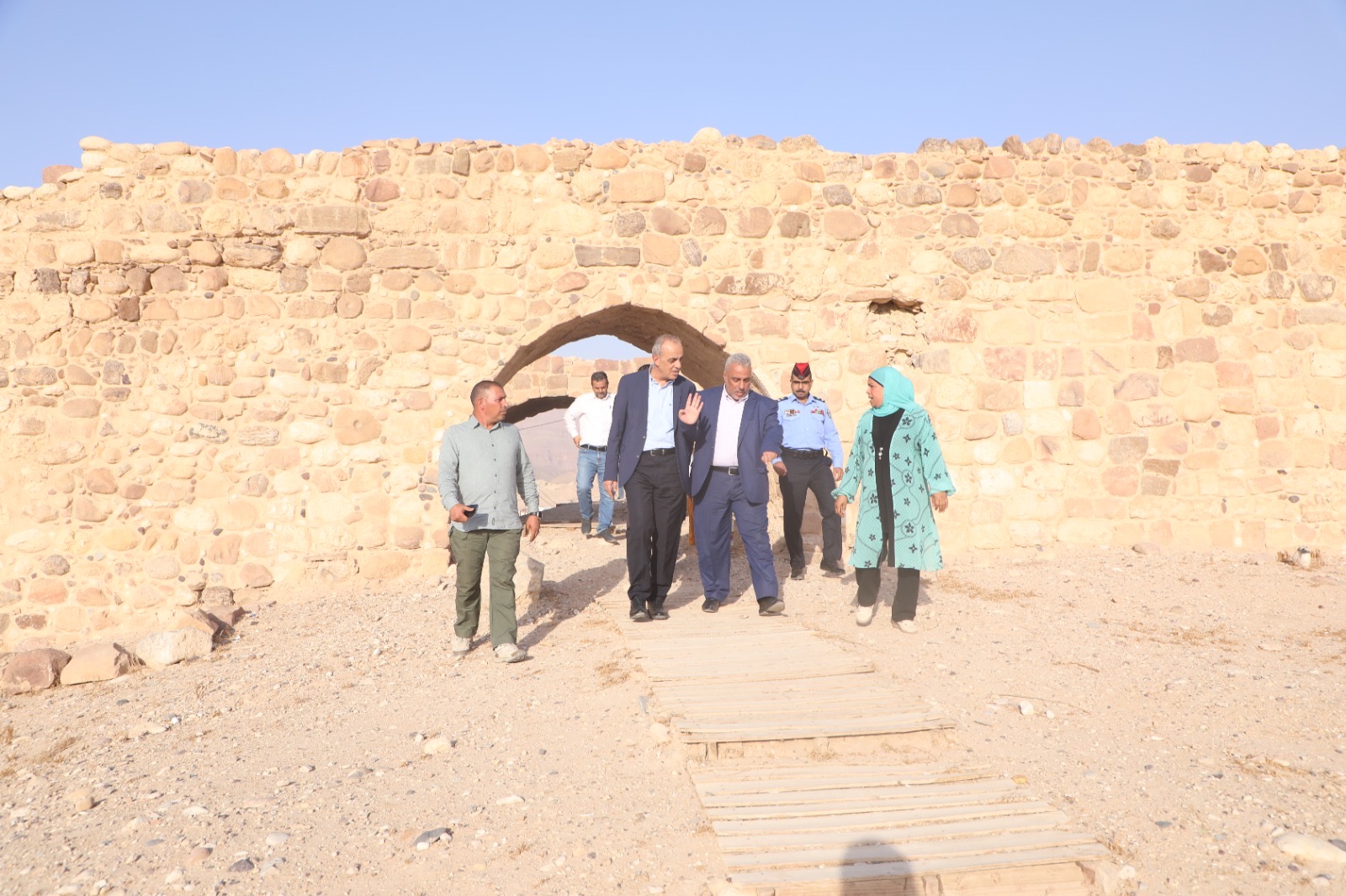 وزير السياحة والآثار يتفقد متحف أخفض مكان على سطح الأرض والمواقع الأثرية في الأغوار الجنوبية