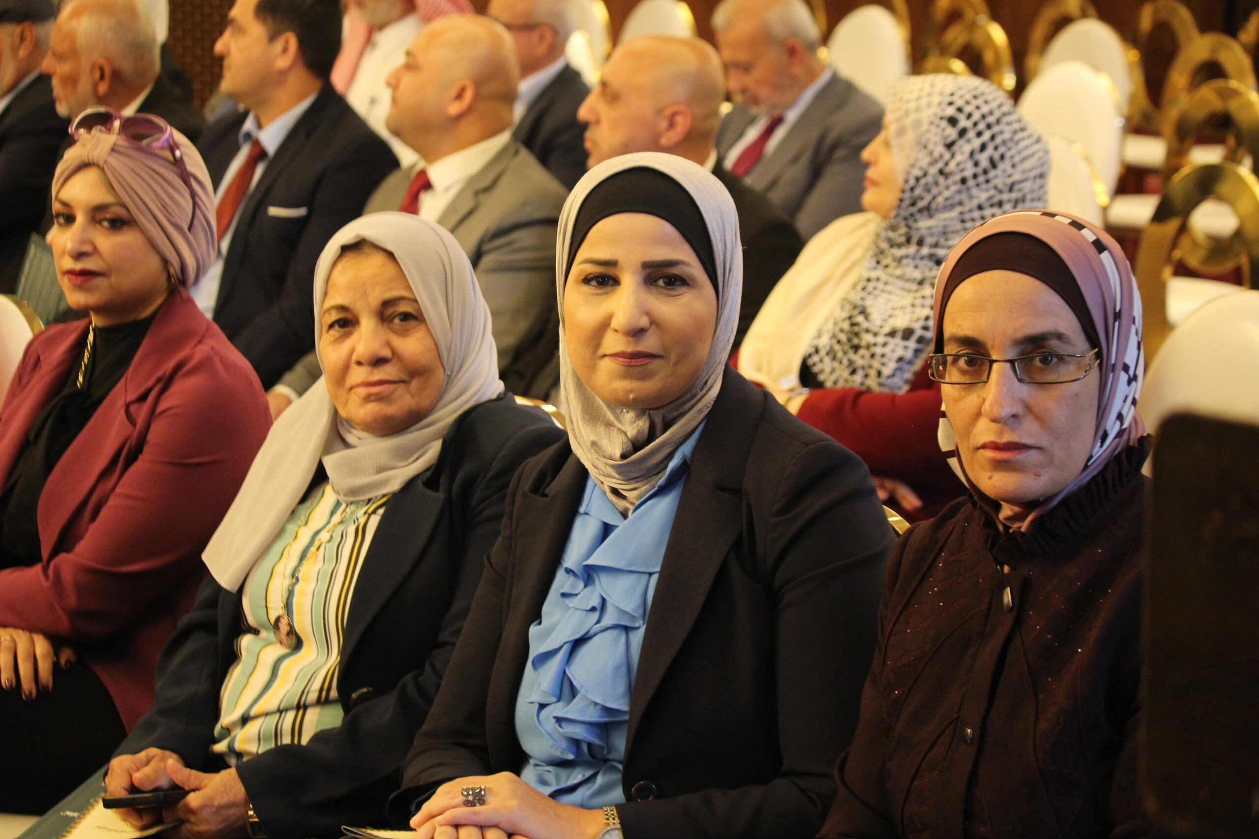 الأسر العربية تواجه محاولات للتدمير"صور"
